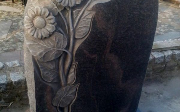 Nagrobek z rzeźbą w stylu niemieckim – Szczecin
